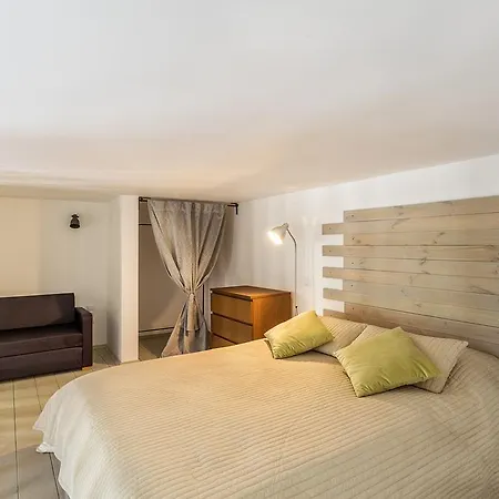 City Center Apartment *